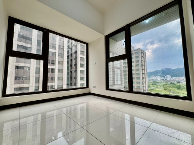 泰山買房賣屋朗朗邊間景觀三房車,新北市泰山區信華三街