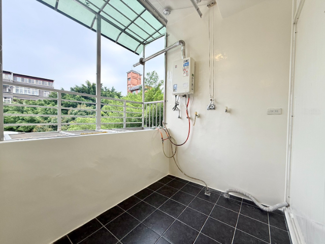 泰山買房賣屋前後陽台溫馨3房美工寓,新北市泰山區應化街
