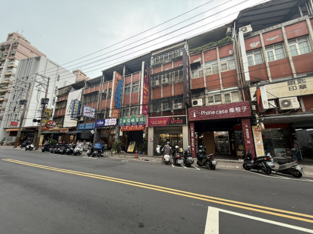 泰山買房賣屋明志正路邊精華透天,新北市泰山區明志路二段