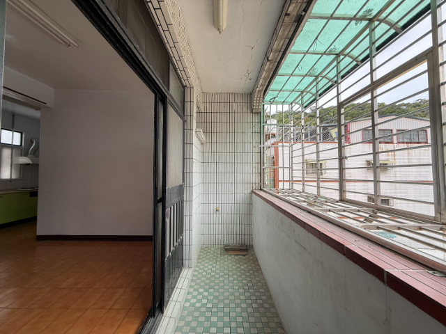 ☀泰山買房賣屋稀有釋出雙學區大四房,新北市泰山區應化街