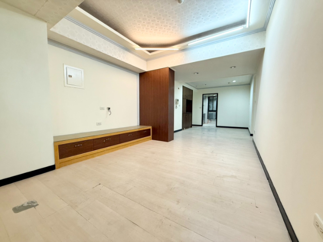 泰山買房賣屋未來塭仔圳邊間可碩四房車,新北市泰山區仁愛路