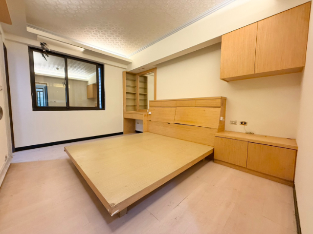 泰山買房賣屋未來塭仔圳邊間可碩四房車,新北市泰山區仁愛路