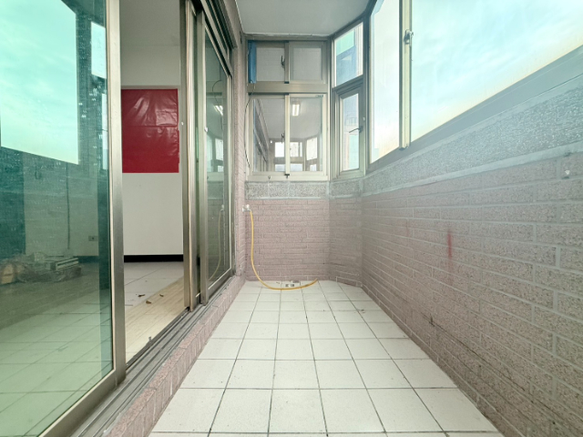 五股買房賣屋熱鬧商圈19%公設3+1房,新北市五股區成泰路三段