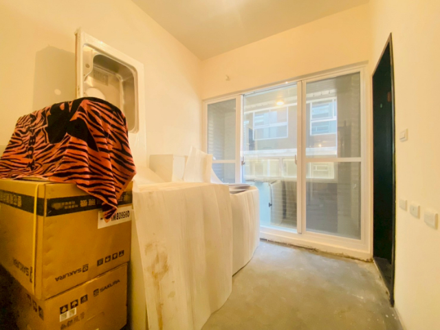 五股買房賣屋樂洋洋全新未入住採光三房車,新北市五股區新城八路