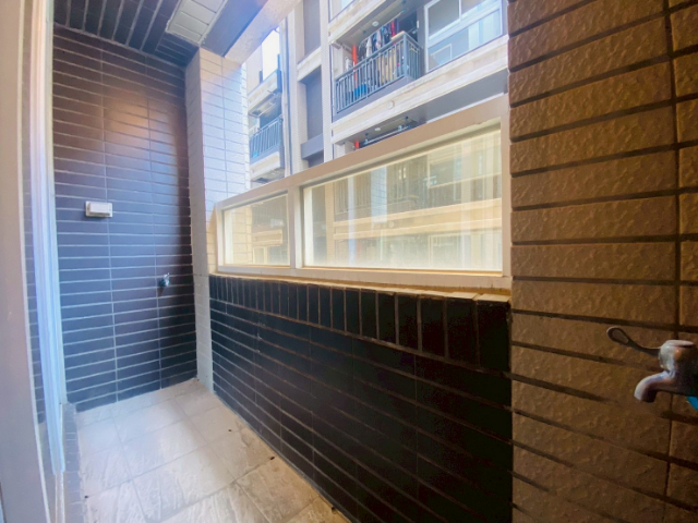 五股買房賣屋樂洋洋全新未入住採光三房車,新北市五股區新城八路