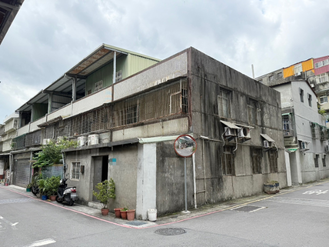泰山買房賣屋稀有邊間大地坪透天,新北市泰山區忠孝街
