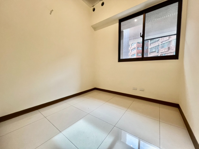 五股買房賣屋帝寶莊園3樓28坪,新北市五股區登林路