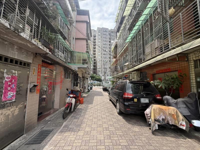 泰山買房賣屋輔大旁首選收租王,新北市泰山區貴子路