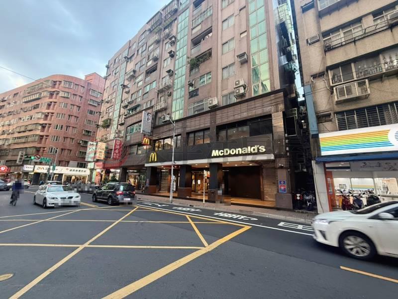 泰山買房賣屋輔大旁首選收租王,新北市泰山區貴子路