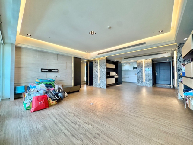 五股買房賣屋全坤無限棟距美景可塑四房車,新北市五股區芳洲一路