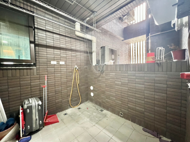 五股買房賣屋全坤無限棟距美景可塑四房車,新北市五股區芳洲一路