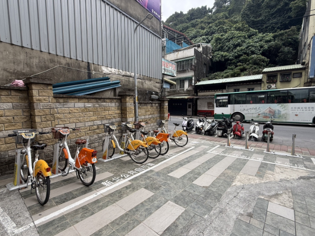 泰山買房賣屋學區大棟距採光三房車,新北市泰山區泰林路二段
