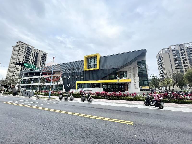 五股買房賣屋洲子洋新五路旁大面寬金店面,新北市五股區新五路二段