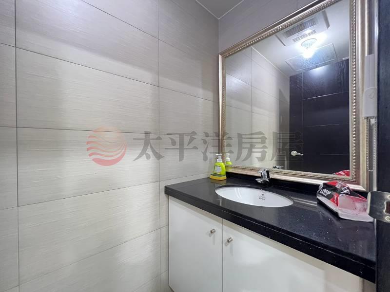 五股買房賣屋洲子洋世界金店面,新北市五股區新城三路