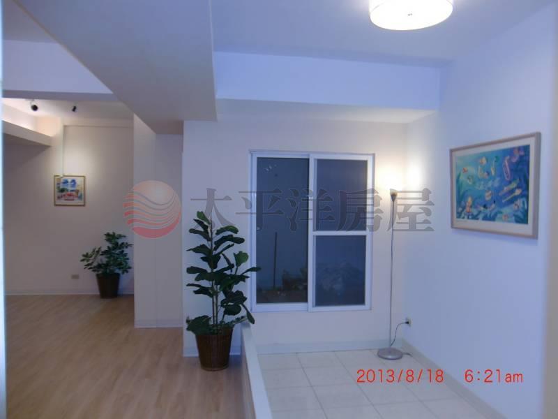 泰山買房賣屋科大商圈大坪數美宅,新北市泰山區工專路