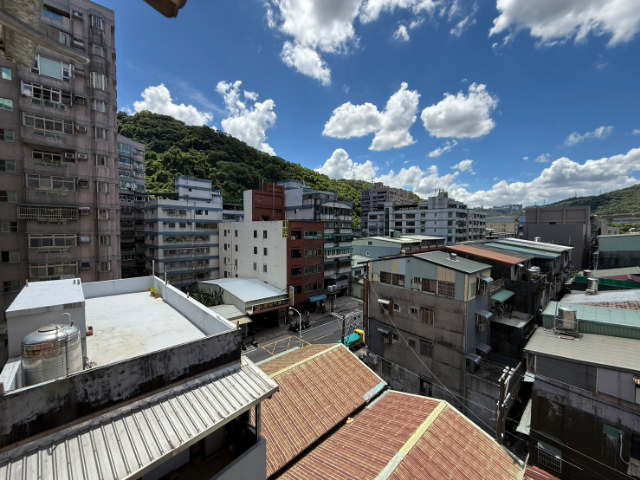 泰山買房賣屋麗池邊間採光小豪宅,新北市泰山區泰林路二段