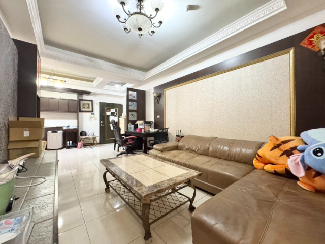 泰山買房賣屋京城邊間四房車,新北市泰山區仁義路