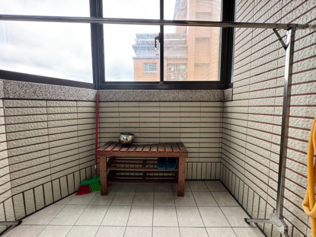 泰山買房賣屋京城邊間四房車,新北市泰山區仁義路