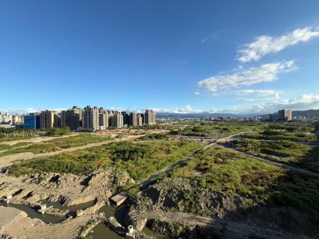 泰山買房賣屋捷運A5站旁景觀商辦,新北市泰山區新北大道五段