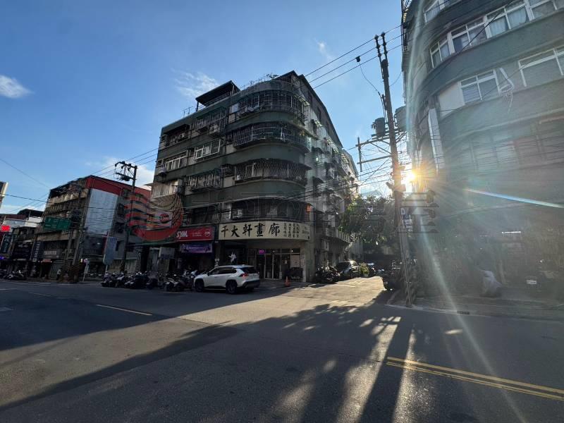 泰山買房賣屋科大金雞母,新北市泰山區明志路三段