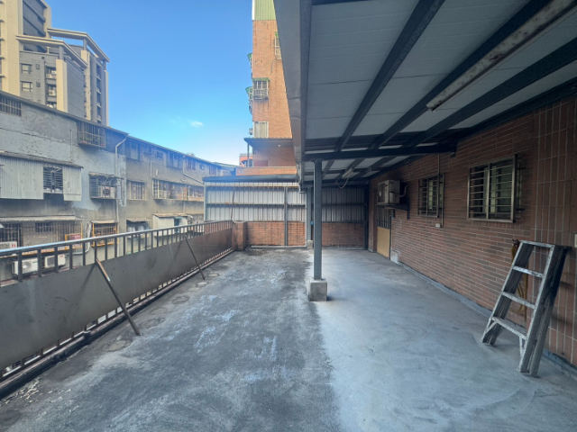 泰山買房賣屋標準方正3房露台戶,新北市泰山區明志路三段