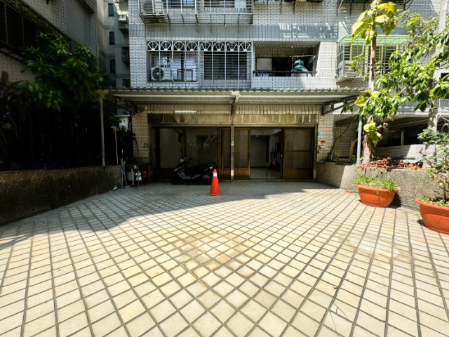五股買房賣屋五福面寬黃金店面,新北市五股區五福路