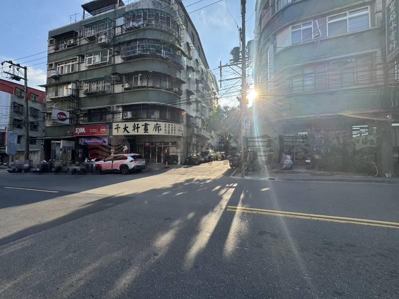 泰山買房賣屋現金流黃金雞母10套,新北市泰山區明志路三段