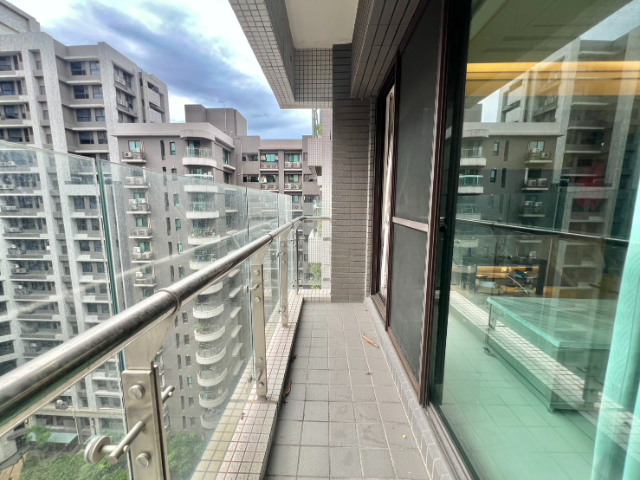 五股買房賣屋世界之星高樓美裝潢四房車,新北市五股區新城八路