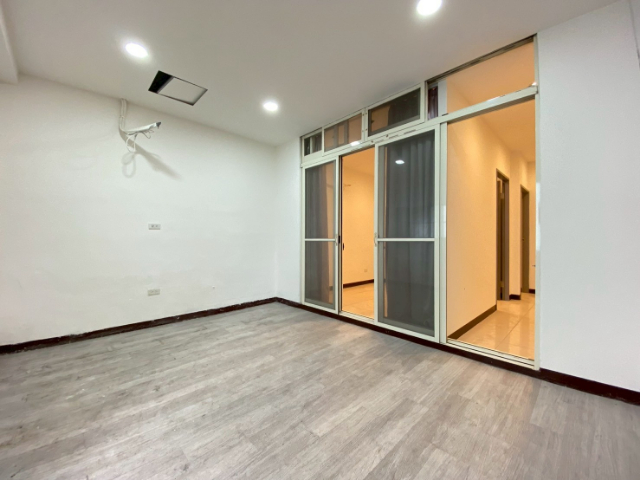 泰山買房賣屋學區旁大空間美寓,新北市泰山區明志路二段