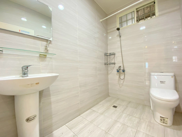 泰山買房賣屋學區旁大空間美寓,新北市泰山區明志路二段