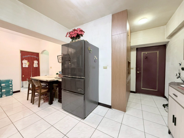 五股買房賣屋低公設方正大三房車,新北市五股區水碓路