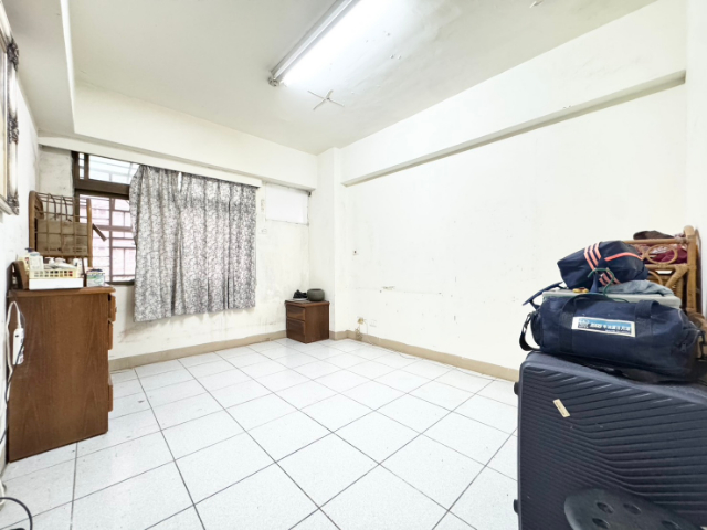 五股買房賣屋6.6%公設電梯三房超大車位,新北市五股區五福路