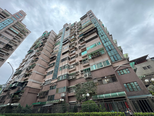 五股買房賣屋6.6%公設電梯三房超大車位,新北市五股區五福路