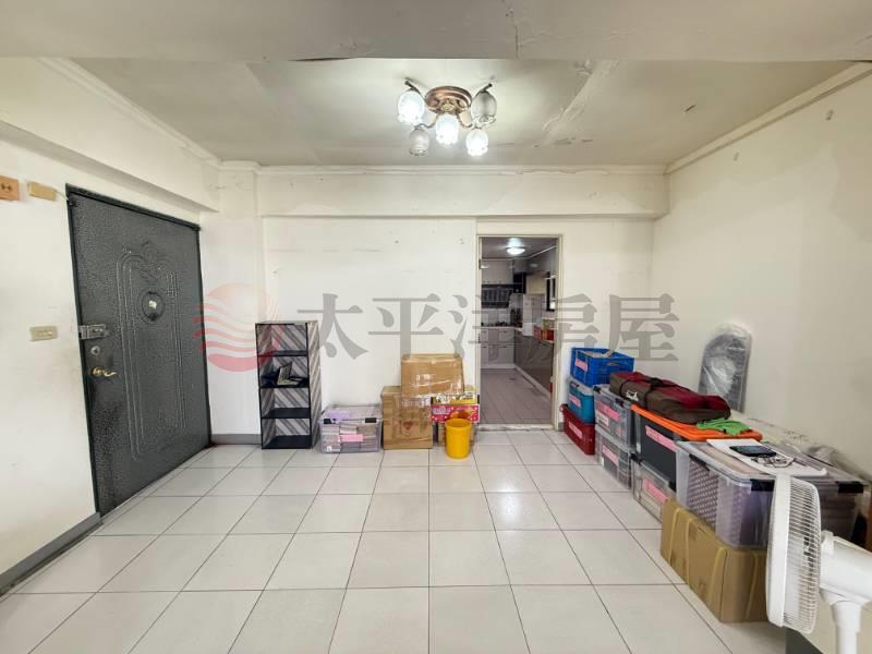 泰山買房賣屋稀有三陽開泰三房車,新北市泰山區辭修路