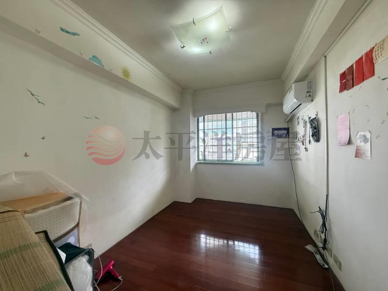 泰山買房賣屋稀有三陽開泰三房車,新北市泰山區辭修路