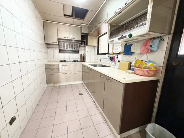 ☀泰山買房賣屋稀有三陽開泰三房車,新北市泰山區辭修路