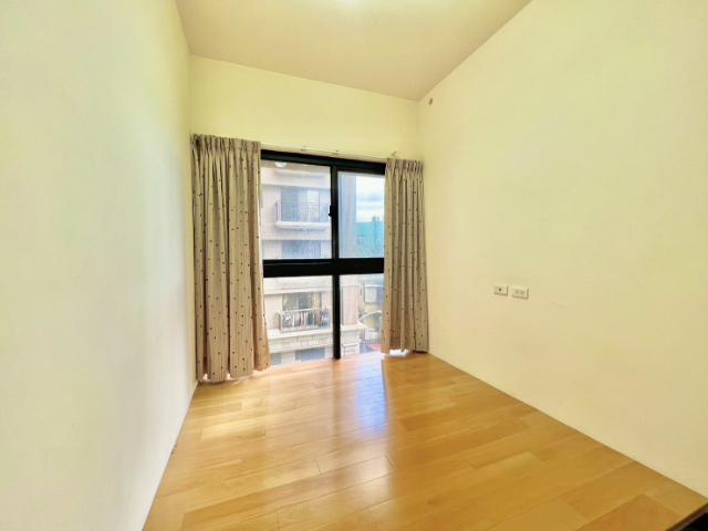 五股買房賣屋立信首購邊間三房車,新北市五股區凌雲路一段