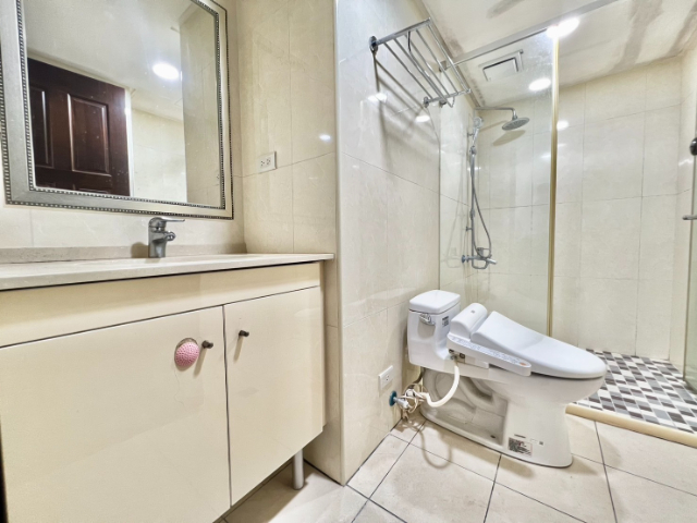 五股買房賣屋立信首購邊間三房車,新北市五股區凌雲路一段