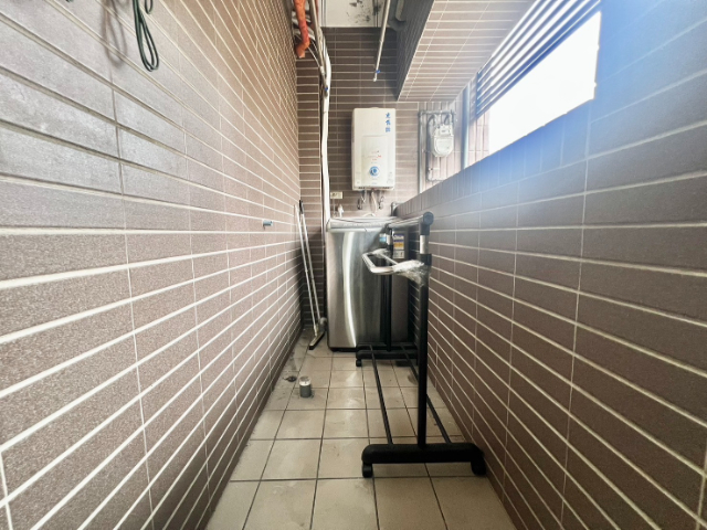 五股買房賣屋立信首購邊間三房車,新北市五股區凌雲路一段