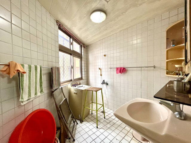 泰山買房賣屋晶華小築採光大三房,新北市泰山區明志路二段