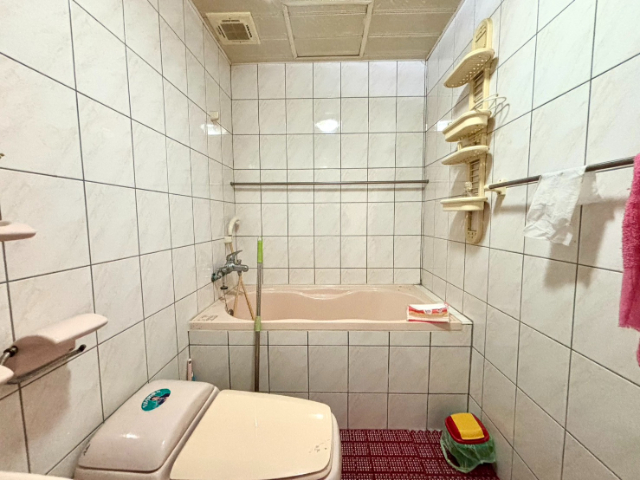 泰山買房賣屋晶華小築採光大三房,新北市泰山區明志路二段