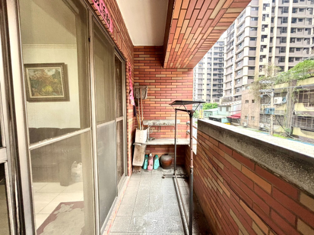 泰山買房賣屋晶華小築採光大三房,新北市泰山區明志路二段