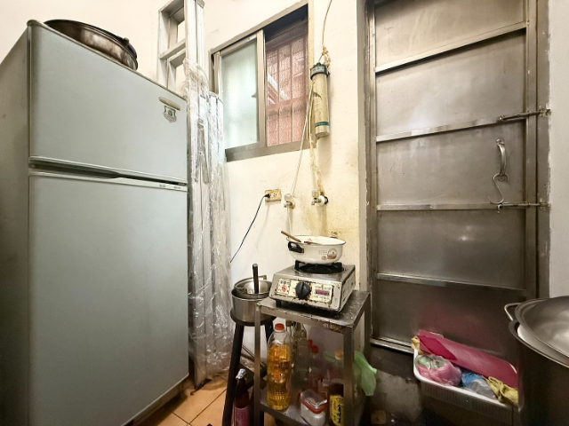 五股買房賣屋4米5面寬邊間聚財店面,新北市五股區成泰路一段