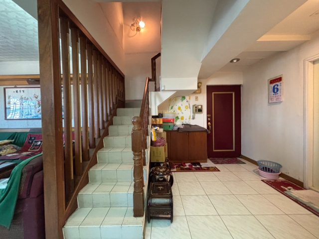 五股買房賣屋稀有樓中樓低總價大四房車,新北市五股區西雲路