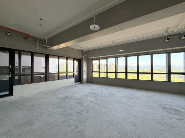 泰山買房賣屋機捷旁商務大空間,新北市泰山區新北大道五段