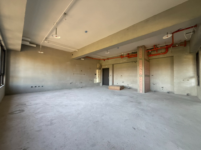 泰山買房賣屋機捷旁商務大空間,新北市泰山區新北大道五段