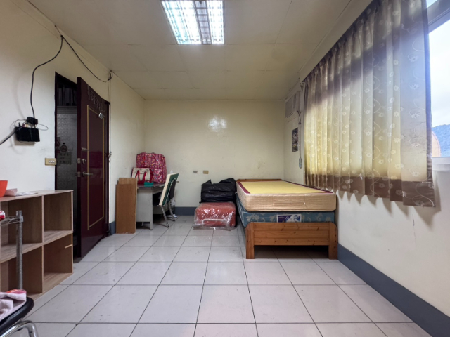 泰山買房賣屋輔大旁4套高收益2樓,新北市泰山區明志路三段