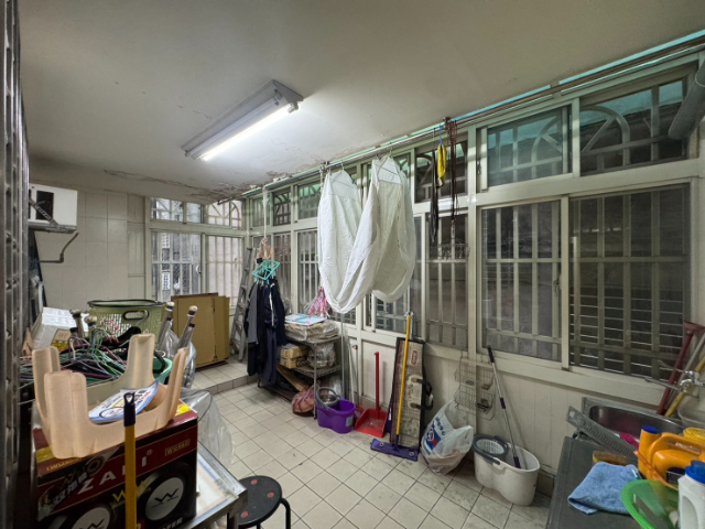 泰山買房賣屋輔大旁4套高收益2樓,新北市泰山區明志路三段