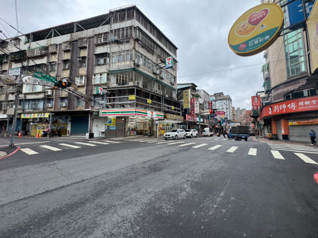 泰山買房賣屋輔大旁4套高收益2樓,新北市泰山區明志路三段