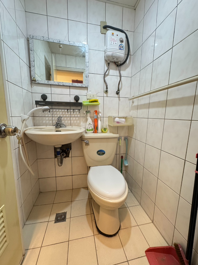 泰山買房賣屋麥當勞收租套房,新北市泰山區明志路三段